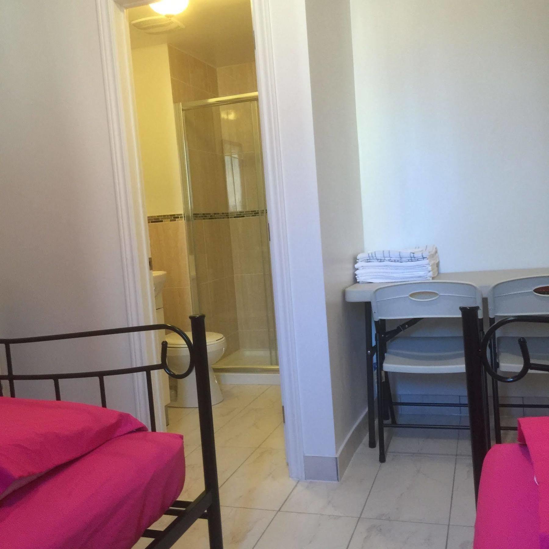 University Apartment Toronto Ngoại thất bức ảnh