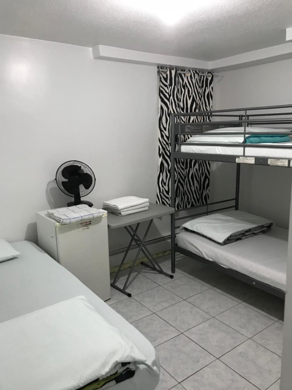 University Apartment Toronto Ngoại thất bức ảnh